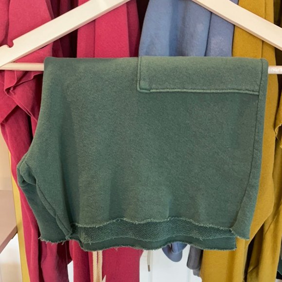 The Great Patch Pocket Sweatshort- PLMLE - Picture 2 of 4